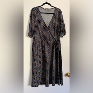🍁065 IN EVERY STORY…navy print plus wrap dress